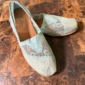 Elegant Lace Women’s Shoes in Baby Blue